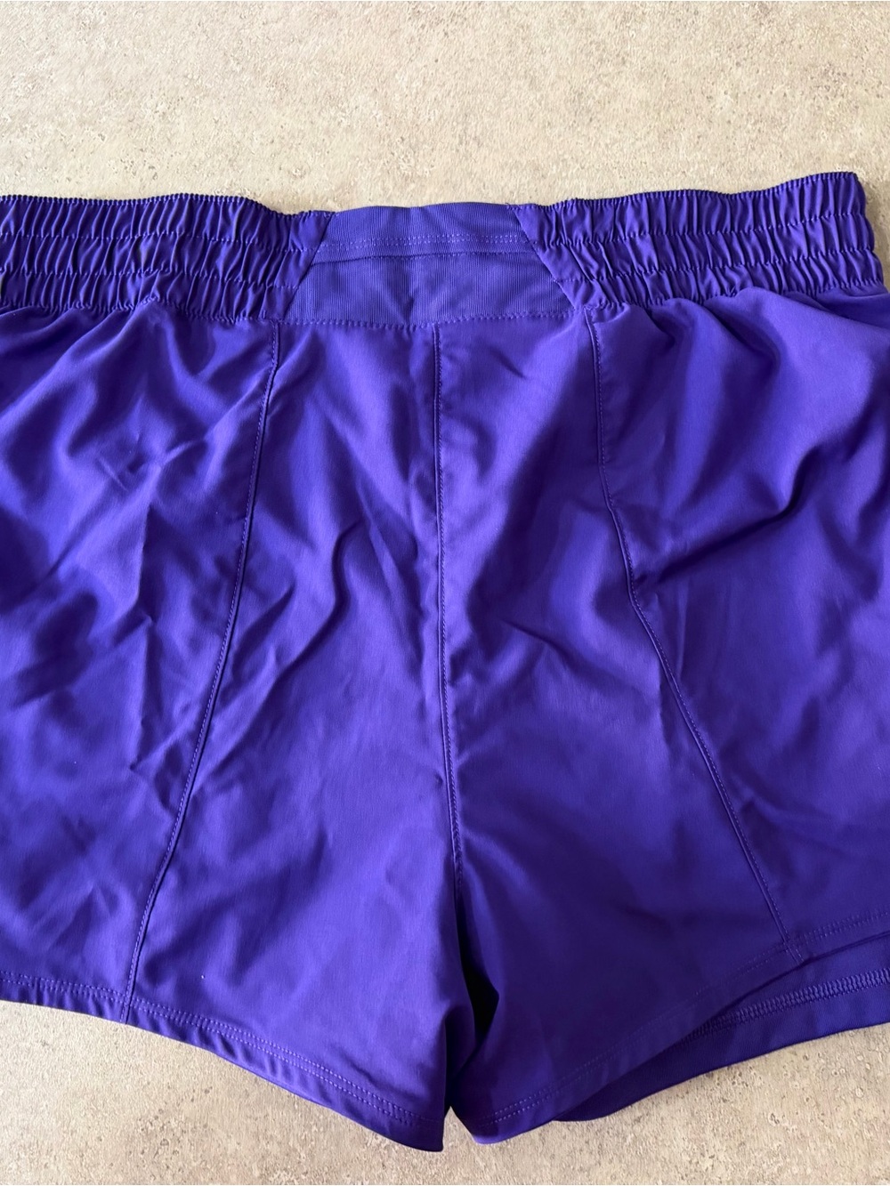NWT Nike One Women’s Dri-Fit High-Waisted 3” 2 in 1 shorts Size Large Purple - Picture 3 of 4